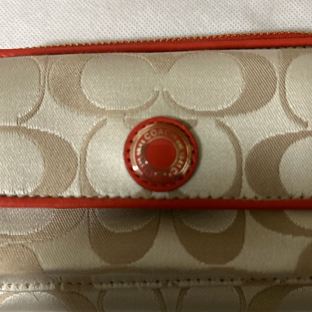 Coach wristlet - Picture 4 of 7